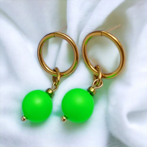 Swarovski neon pearls : neon green